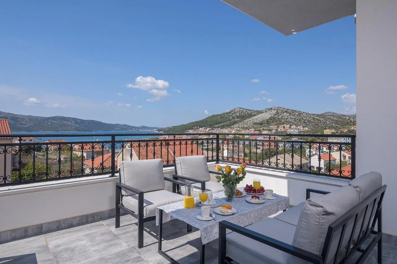 Villa Barbara & Zoran With Heated Swimming Pool Seget Vranjica Appartement