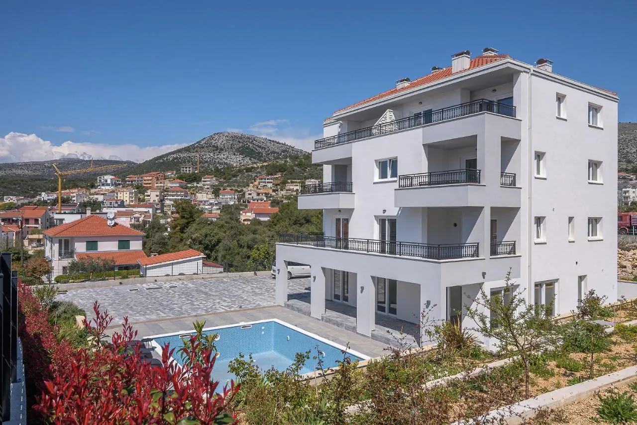 Appartement Villa Barbara & Zoran With Heated Swimming Pool Seget Vranjica