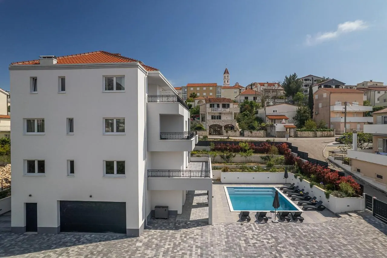 Villa Barbara & Zoran With Heated Swimming Pool Seget Vranjica Appartement