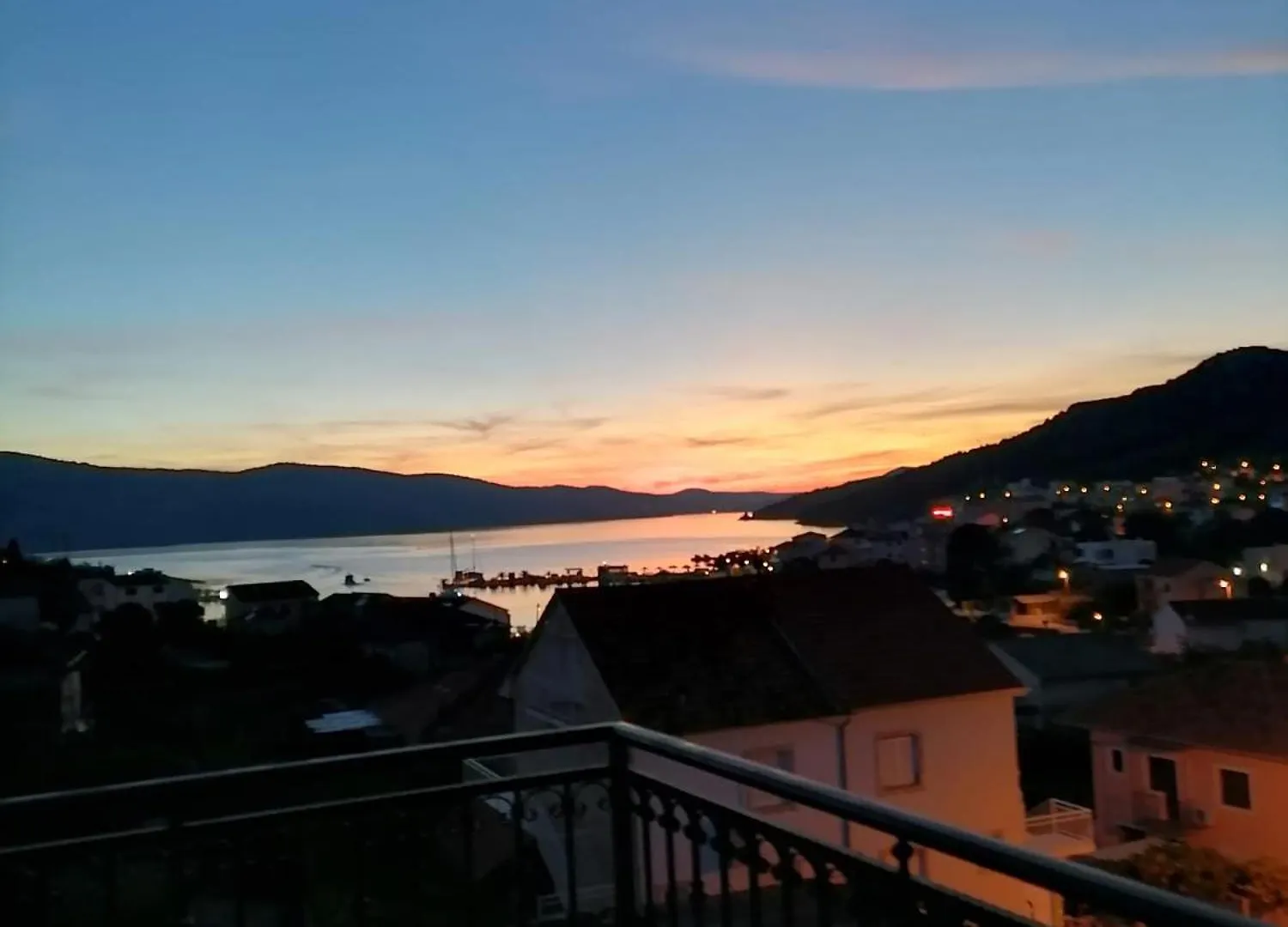 Villa Barbara & Zoran With Heated Swimming Pool Seget Vranjica Appartement